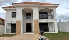 4 bedrooms house for sale in Muyenga on 22 decimals at 450,000 USD