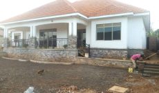 5 bedrooms house for sale in Kasangati Mawule 31 decimals at 450m