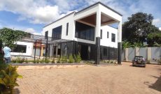 5 bedrooms house for sale in Kyanja with swiming pool at 1.3 billion shillings