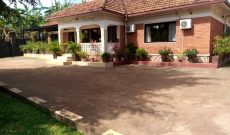 3 bedrooms house for sale in Kiwatule 25 decimals at 650m