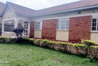 4 bedrooms house for sale in Nsambya 25 decimals at 400m