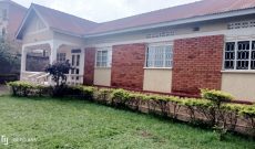 4 bedrooms house for sale in Nsambya 25 decimals at 400m