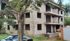 6 units apartment block for sale in Muyenga 20 decimals at 950m