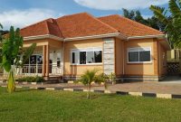 4 bedrooms house for sale in Bwebajja 30 decimals at 750m