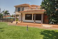 4 bedrooms house for sale in Naguru 30 decimals at $750,000