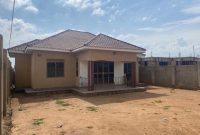 4 bedrooms house for sale in Nkumba with lake view at 110m