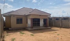 4 bedrooms house for sale in Nkumba with lake view at 110m