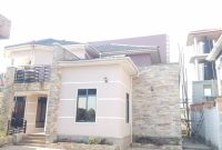 5 bedrooms house for sale in Entebbe Nkumba at 330m