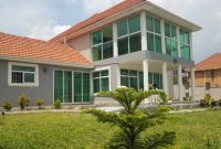 5 bedrooms house for sale in Muyenga Bukasa 30 decimals at $400,000