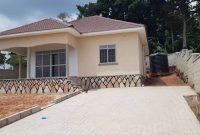 3 bedrooms house for sale in Nkumba at 170m