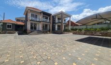 5 bedrooms house for sale in Kitende 25 decimals at $400,000