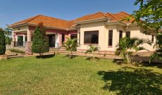 5 bedrooms mansion for sale in Gayaza Kiwenda 2 acres at 1.2 billion shillings