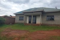 3 bedrooms house for sale in Kyanja Komamboga 12 decimals at 170m