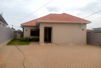 4 bedrooms house for sale in Kyanja 12 decimals at 420m