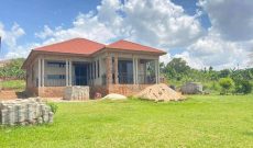 4 bedrooms house for sale in Namugongo Msindye 30 decimals at 270m