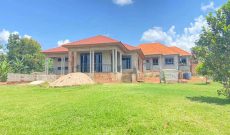 4 bedrooms house for sale in Namugongo Msindye 30 decimals at 230m