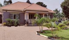 4 bedrooms house for sale in Gayaza Kayebe 25 decimals at 400m