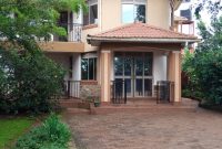 5 bedrooms house for sale in Nkumba at 200,000 USD