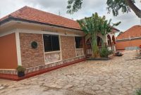 4 bedrooms house for rent in Bukoto at $2,500 per month