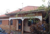 3 bedrooms house for sale in Kisaasi Kyanja 10 decimals at 140m