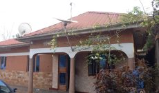 3 bedrooms house for sale in Kisaasi Kyanja 10 decimals at 140m