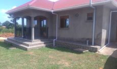 3 bedrooms house for sale in Lira Kirombe 20x30 meters at 270m