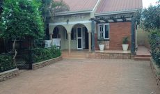 3 bedrooms house for sale in Kisaasi 12 decimals at 250m