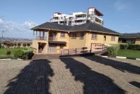 4 bedroom mansion for rent in Mutungo at 2,000 USD per month