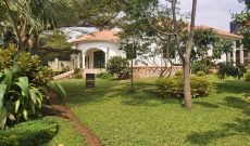 3 bedrooms house for sale in Bweyogerere Buto 25 decimals at 200m