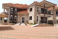 5 bedrooms house for sale in Akright Entebbe road 25 decimals at 1.4 billion Uganda shillings