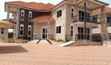 5 bedrooms house for sale in Akright Entebbe road 25 decimals at 1.4 billion Uganda shillings