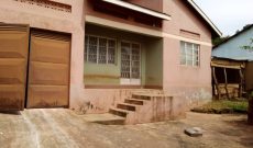 3 bedrooms house for sale in Bweyogerere 12 decimals at 165m