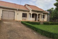 3 bedrooms house for sale in Kitende on 25 decimals at 160m