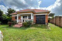 3 bedrooms house for sale in Gayaza Kabanyoro 60x120ft at 120m