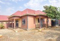 3 bedrooms house for sale in Namugongo JinjaMisindye at 200m