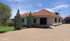 4 bedrooms house for sale in Gayaza Manyangwa 25 decimals at 280m