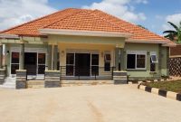 4 bedroom house for sale in Akright Estate Entebbe road at 750m