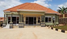 4 bedroom house for sale in Akright Estate Entebbe road at 750m