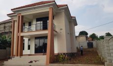 3 bedrooms house for sale in Kitende Sekiwungu at 350m