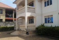 5 bedrooms house for sale in Kitende 18 decimals at 700m