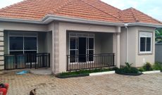 3 bedrooms house for sale in Kitende Entebbe road at 280m