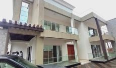 7 bedrooms house for sale in Munyonyo with swimming pool at 750,000 USD