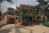 3 bedrooms house for sale in Muyenga 13 decimals at 800m