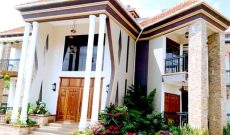 5 bedrooms house for sale in Kyanja 25 decimals at 1.3 billion shillings