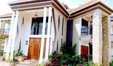 5 bedrooms house for sale in Kyanja 25 decimals at 1.3 billion shillings