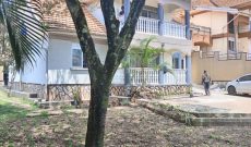 3 bedrooms house for sale in Muyenga 13 decimals at 800m