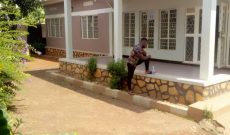 3 bedrooms house for sale in Makindye at 350m