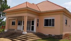 3 bedrooms house for sale in Busiika Zirobwe 1 acre at 270m