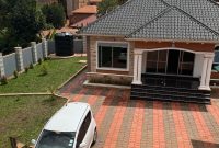 3 bedrooms house for sale in Kitende 23 decimals at 450m