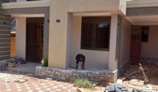 5 bedrooms house for sale in Kyanja 12 decimals at 550m